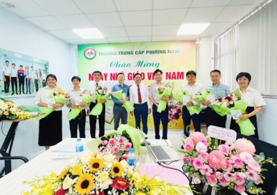 LỄ KỶ NIỆM 43 NĂM NG&Agrave;Y HIẾN CHƯƠNG C&Aacute;C NH&Agrave; GI&Aacute;O TẠI TRƯỜNG TRUNG CẤP PHƯƠNG NAM